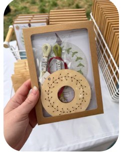 Mistletoe Wreath Ornament Embroidery Kit