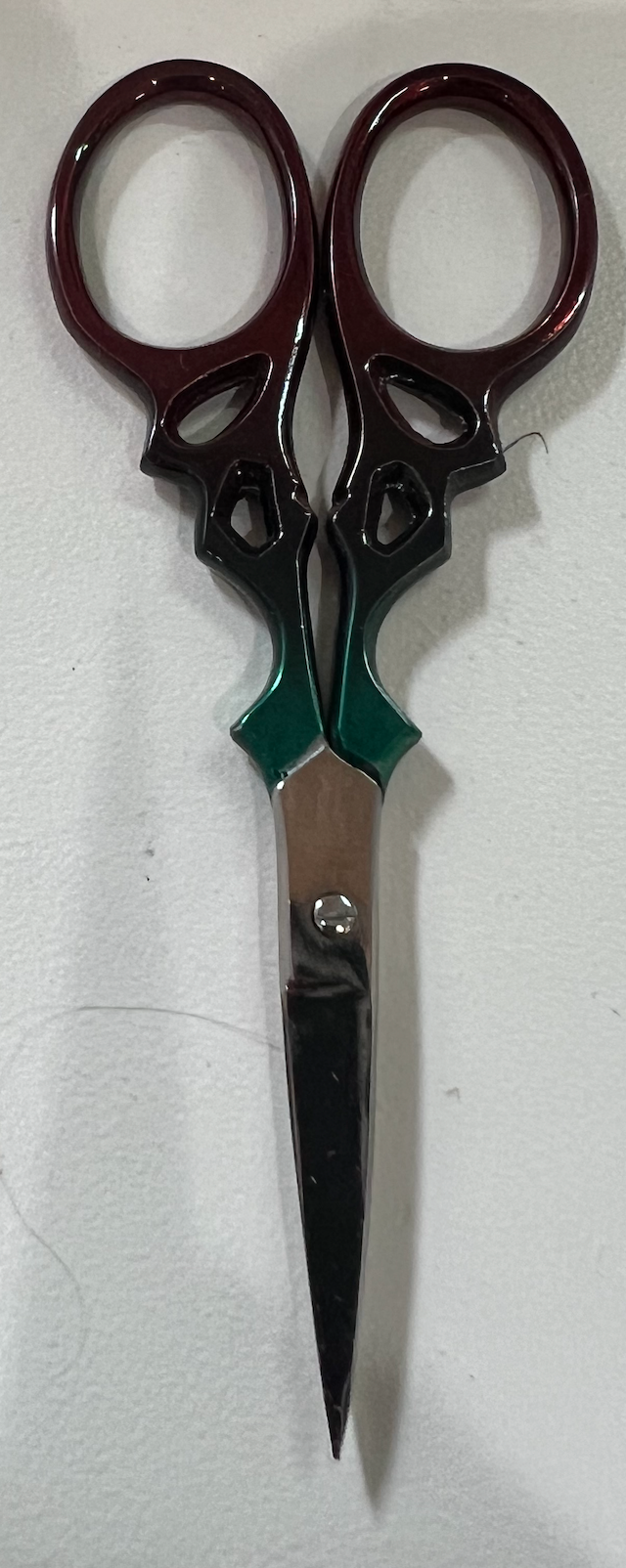 Filligree Red Green Scissors